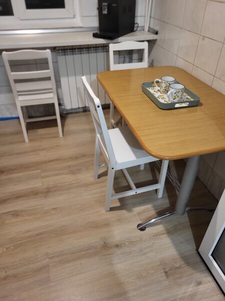 Tineretului 2 camere Decomandat   2 balcoane Locatie excelenta